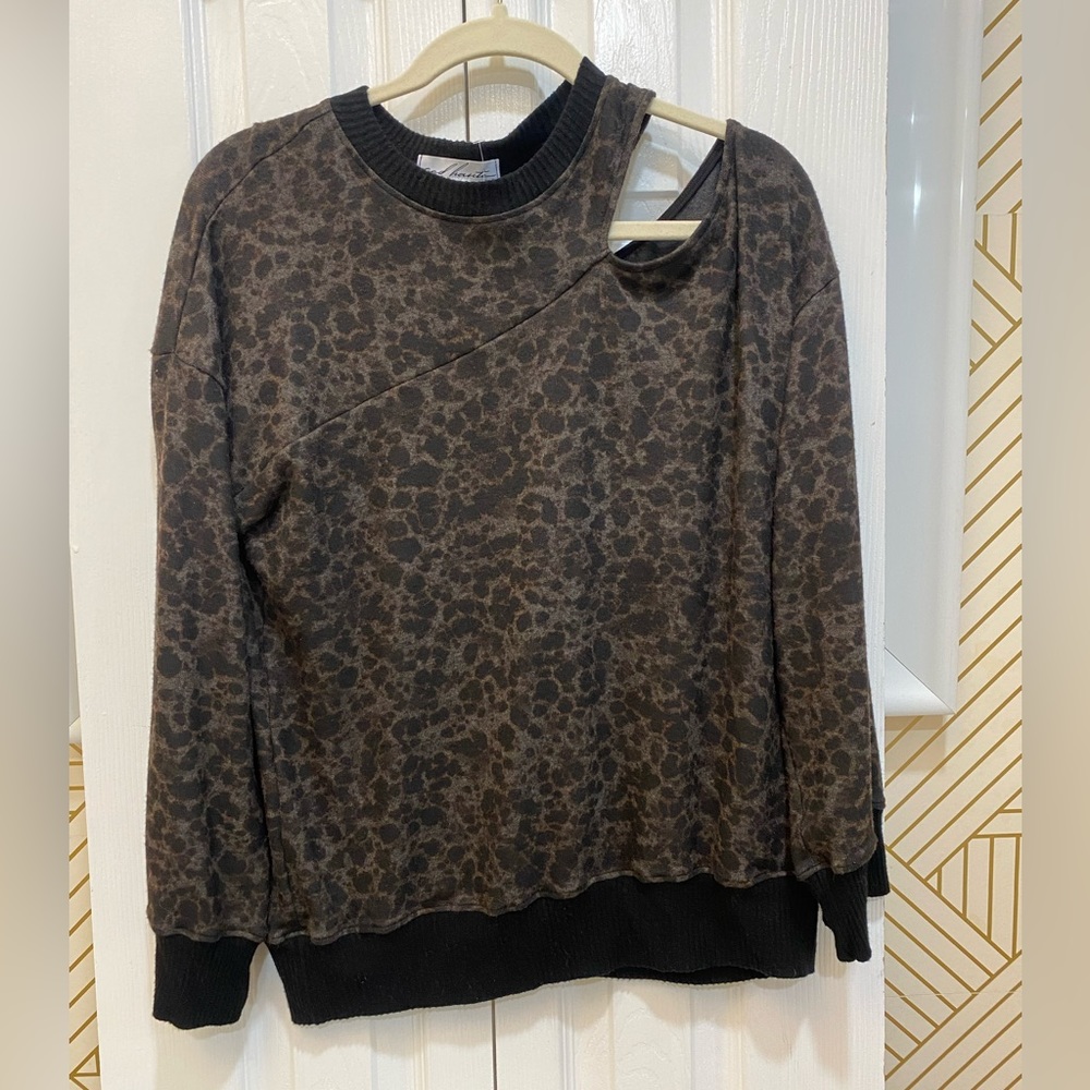 Red Haute brown leopard top with one sided cold shoulder size L